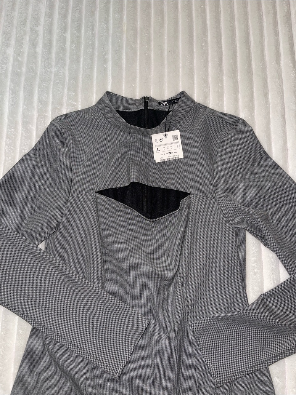 Zara Gray Long-Sleeve Shift Dress with Front Cutout NWT | Size Large - Picture 2 of 9
